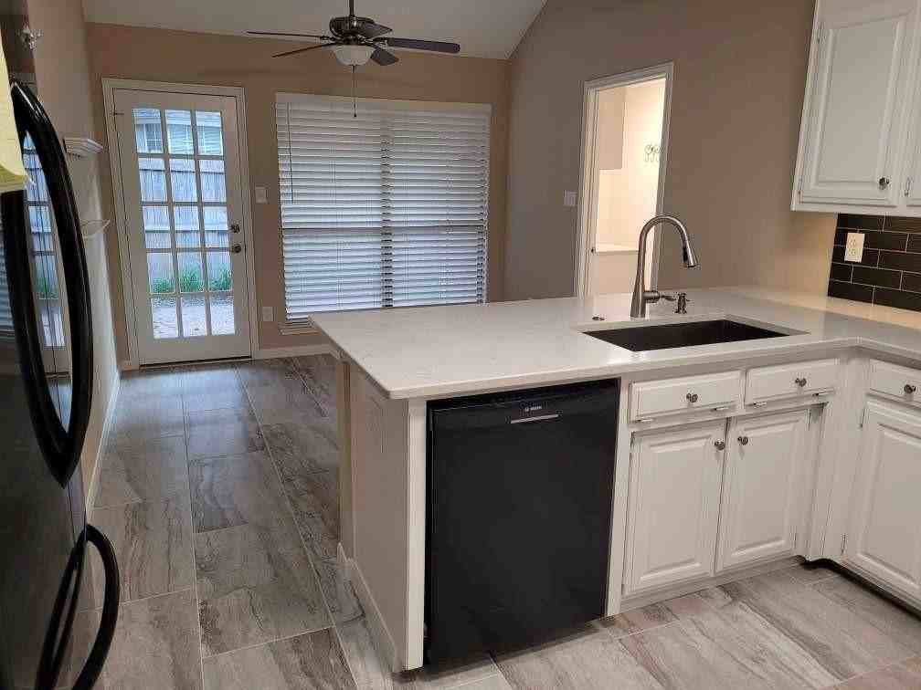 3625 Longbow Ln - Photo 4 of 16