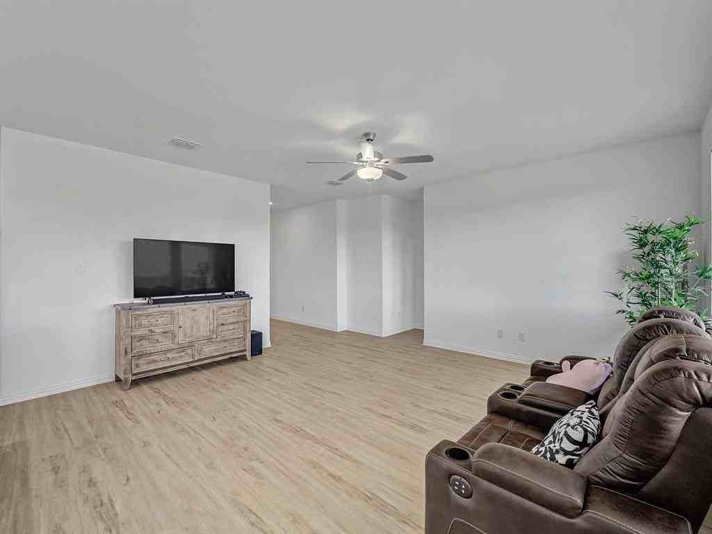 336 Ardsley Ln - Photo 6 of 28