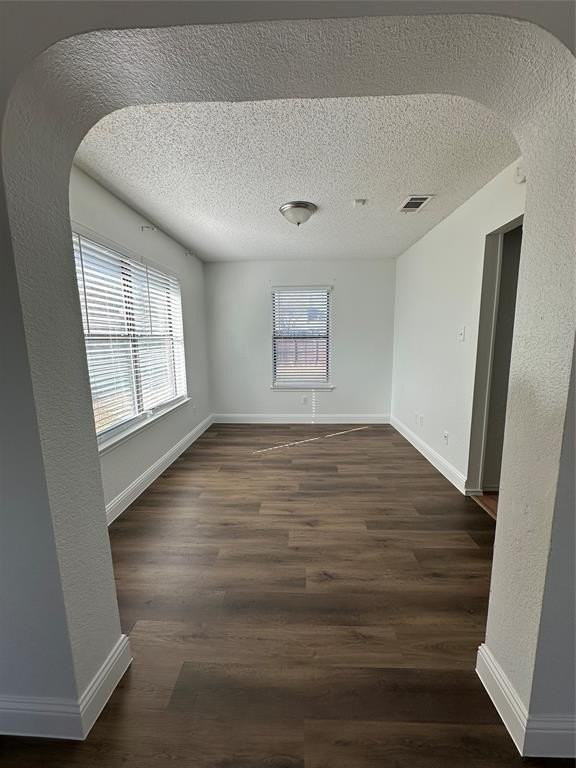 2006 Oakglen Dr - Photo 3 of 15