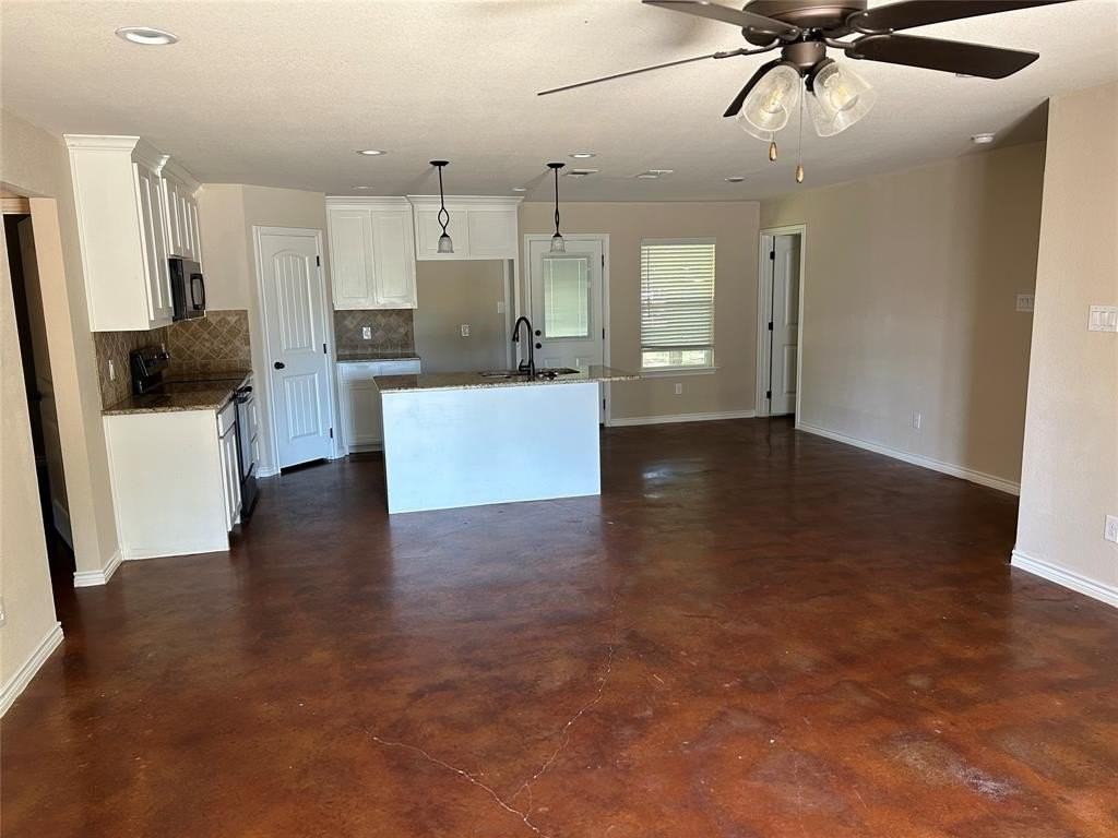 313 Elmwood St - Photo 2 of 21