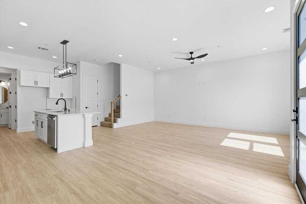 8922 Lowell St - Photo 7 of 21