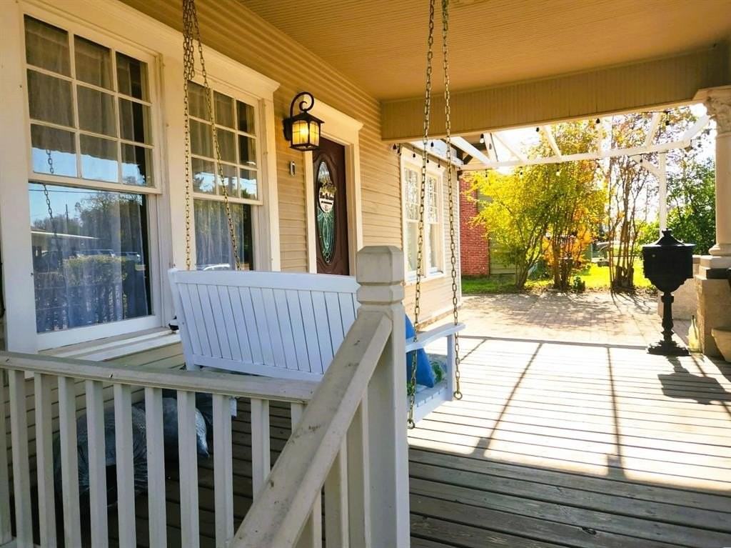 708 N Rockwall Ave - Photo 3 of 12