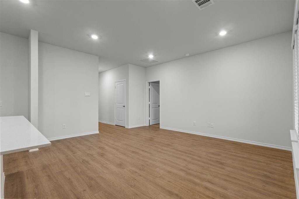 612 Creek End Dr - Photo 6 of 24