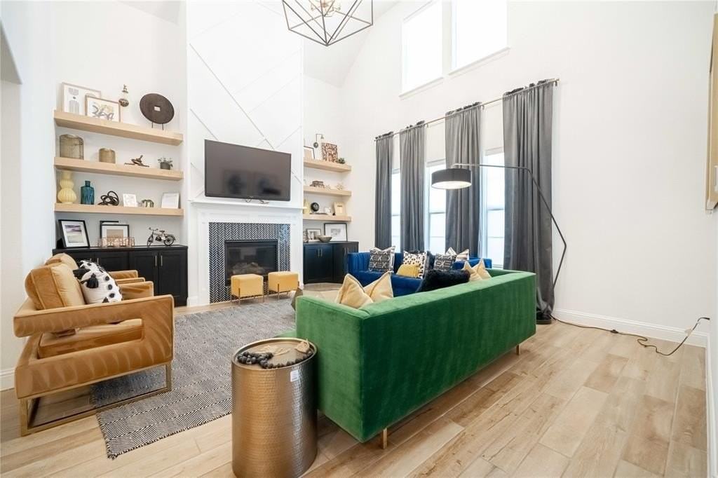 7305 Elm Grove Ln - Photo 4 of 37