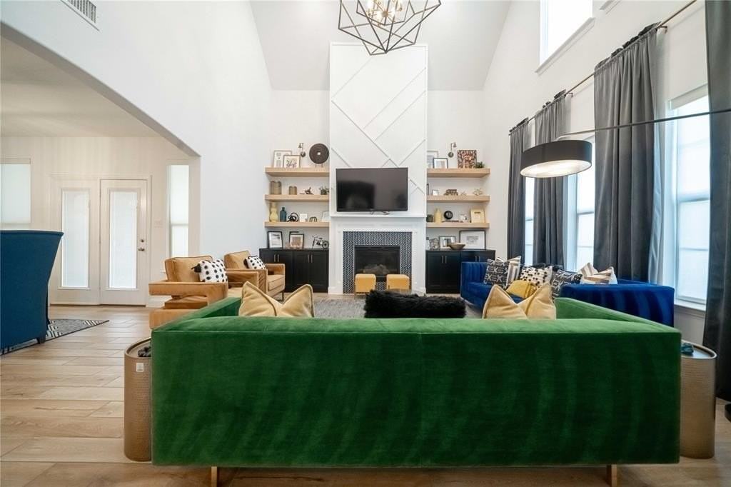 7305 Elm Grove Ln - Photo 6 of 37