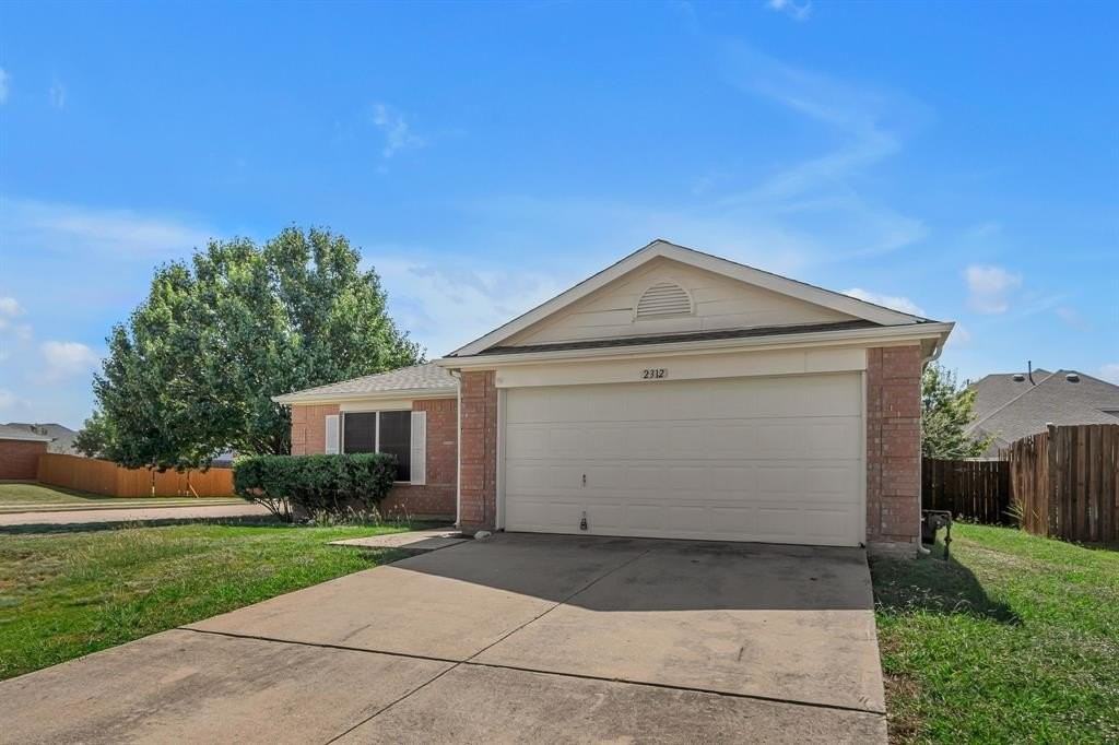 2312 Tailburton Ct - Photo 3 of 34