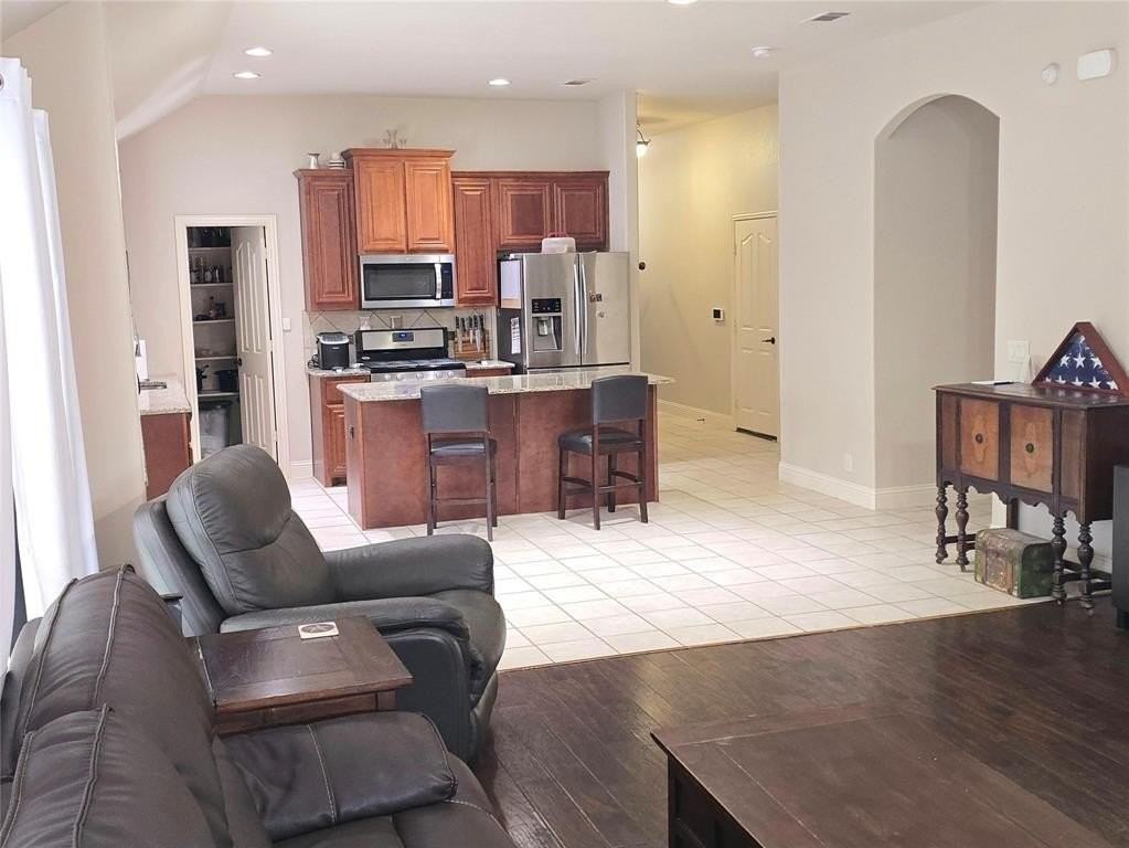 312 Salisbury Dr - Photo 5 of 21