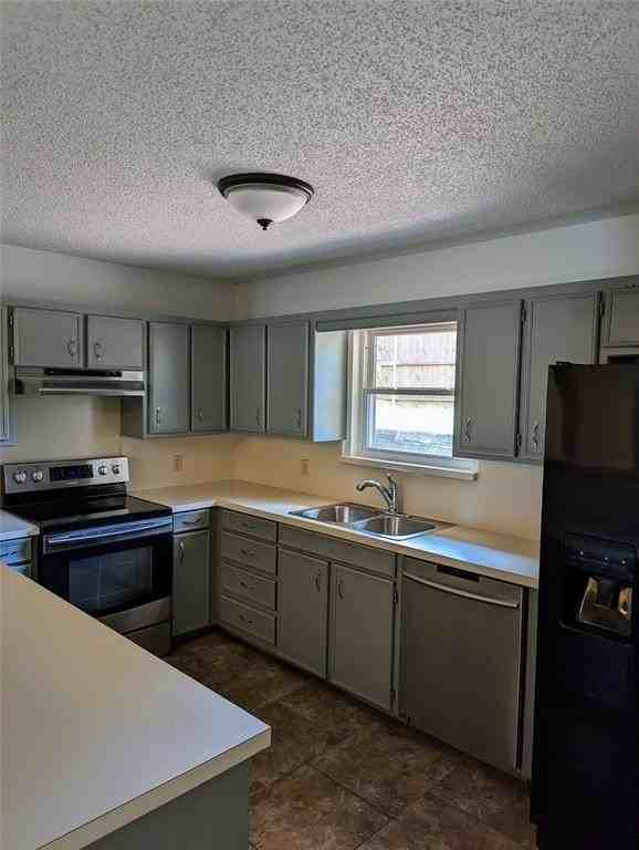 104 Brookdale Dr - Photo 3 of 7