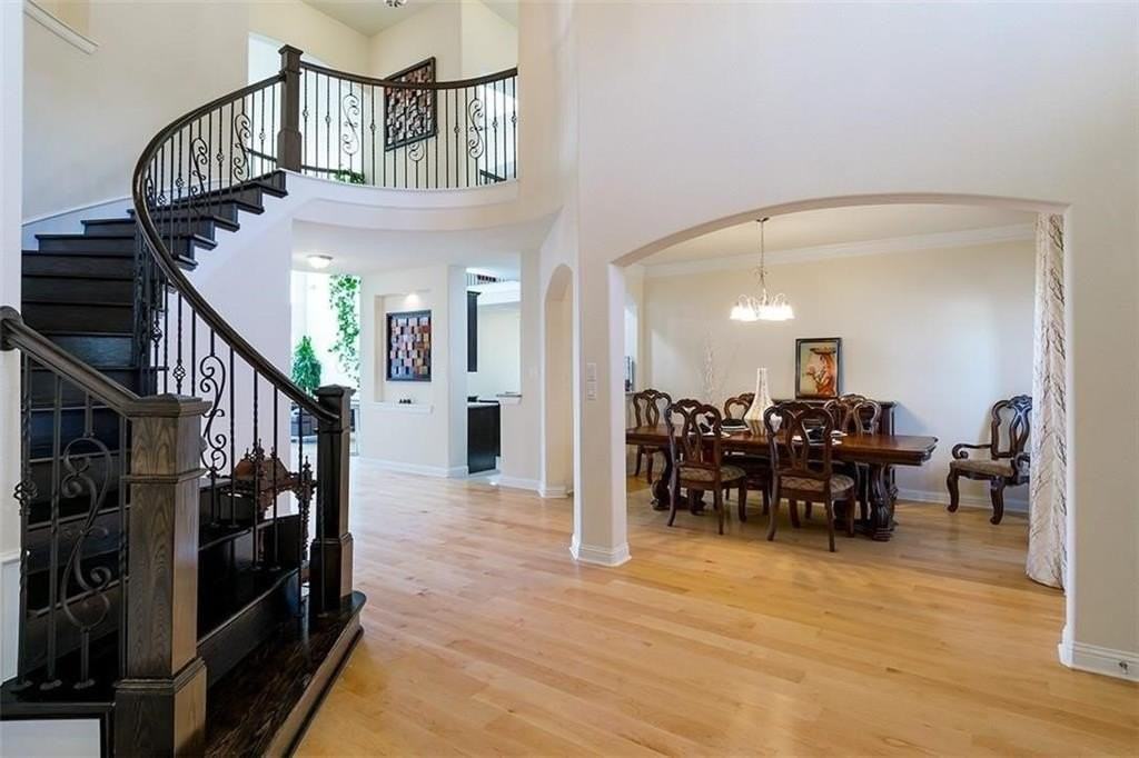 1114 Backbay Dr - Photo 5 of 23