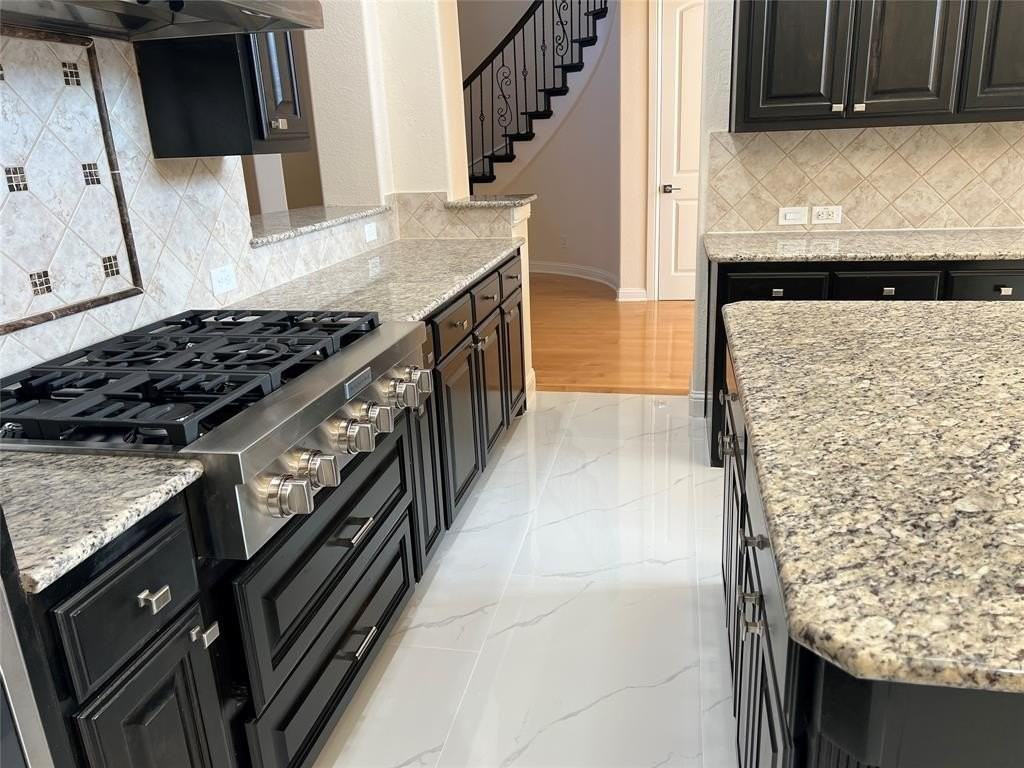 1114 Backbay Dr - Photo 6 of 23