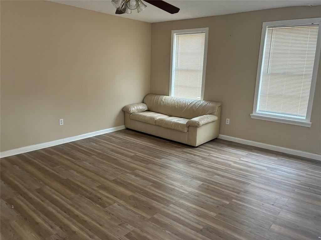 626 Wyandotte St - Photo 4 of 10