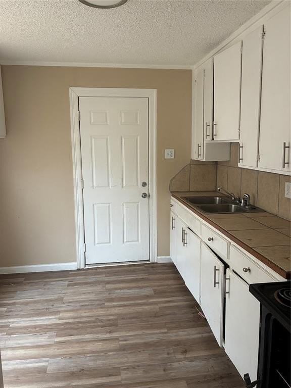 626 Wyandotte St - Photo 6 of 10