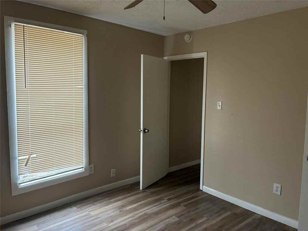 626 Wyandotte St - Photo 7 of 10