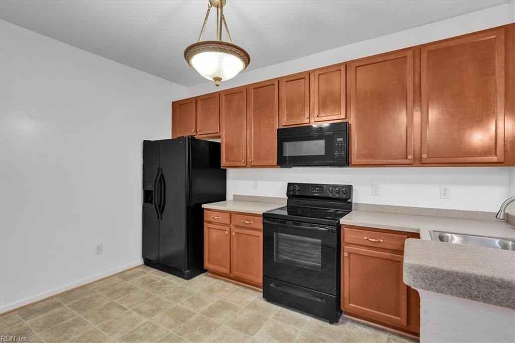 1315 Teton Cir - Photo 4 of 33