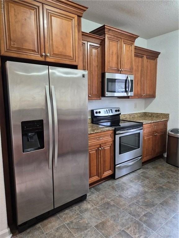 1723 Fisher Ave - Photo 4 of 32