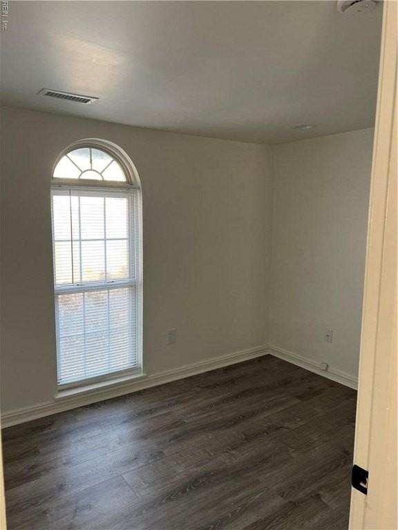 709 13th St - Photo 6 of 11