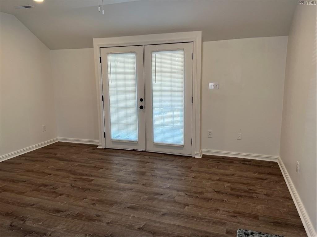 709 13th St - Photo 7 of 11