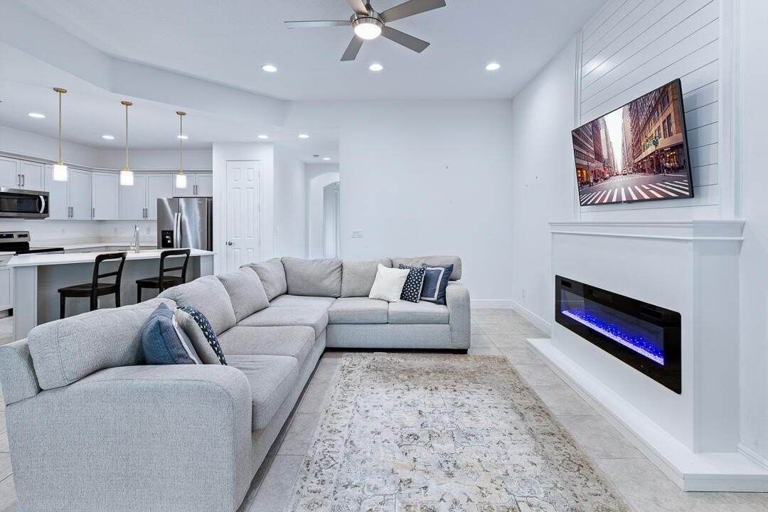 2590 Bella Vista Cir - Photo 2 of 33