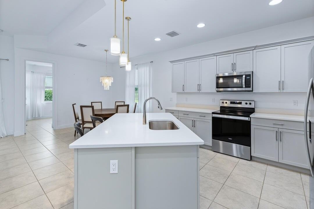 2590 Bella Vista Cir - Photo 7 of 33