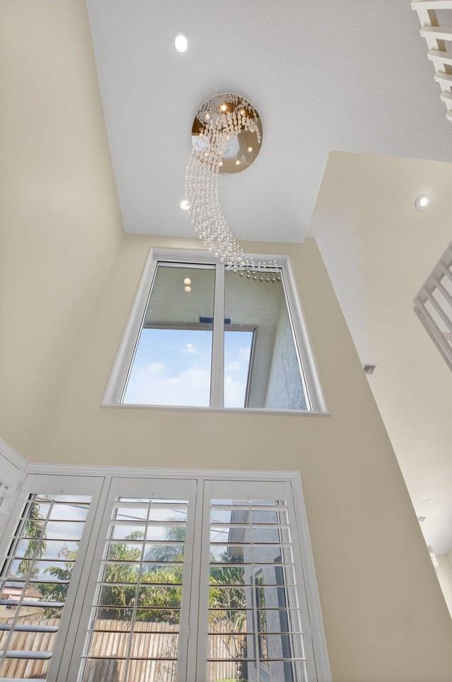 4517 Nw 5th Ave - Photo 7 of 40