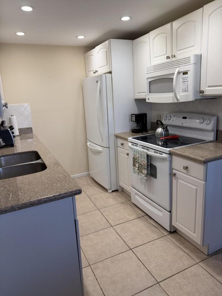 2029 Exeter B - Photo 4 of 20