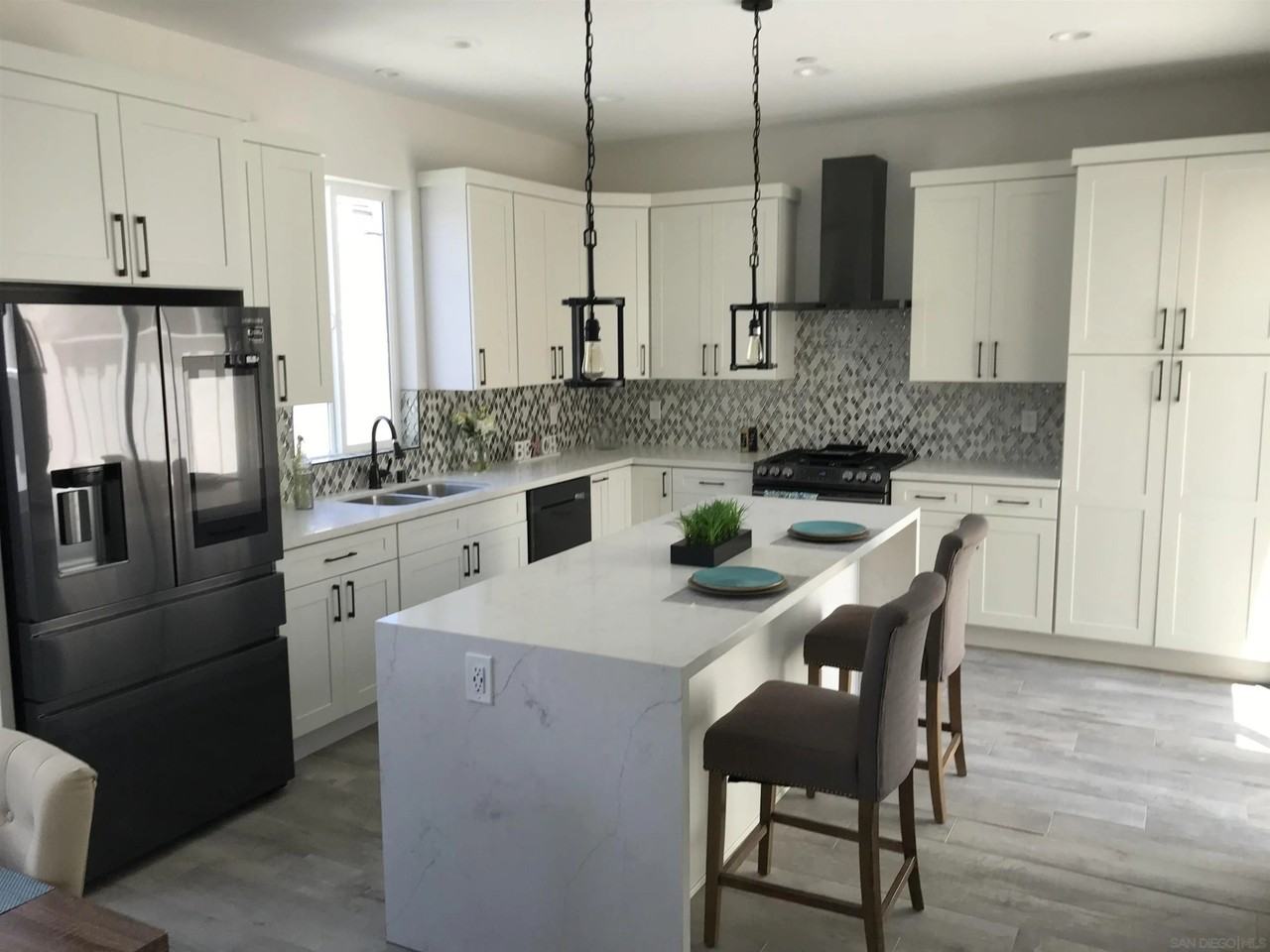 271 Evergreen Ave - Photo 4 of 10