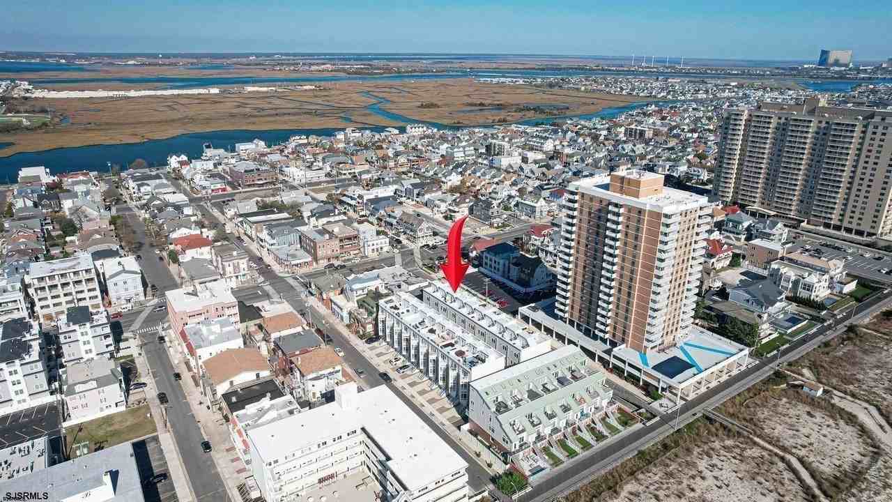 112 S Weymouth Ave - Photo 3 of 37