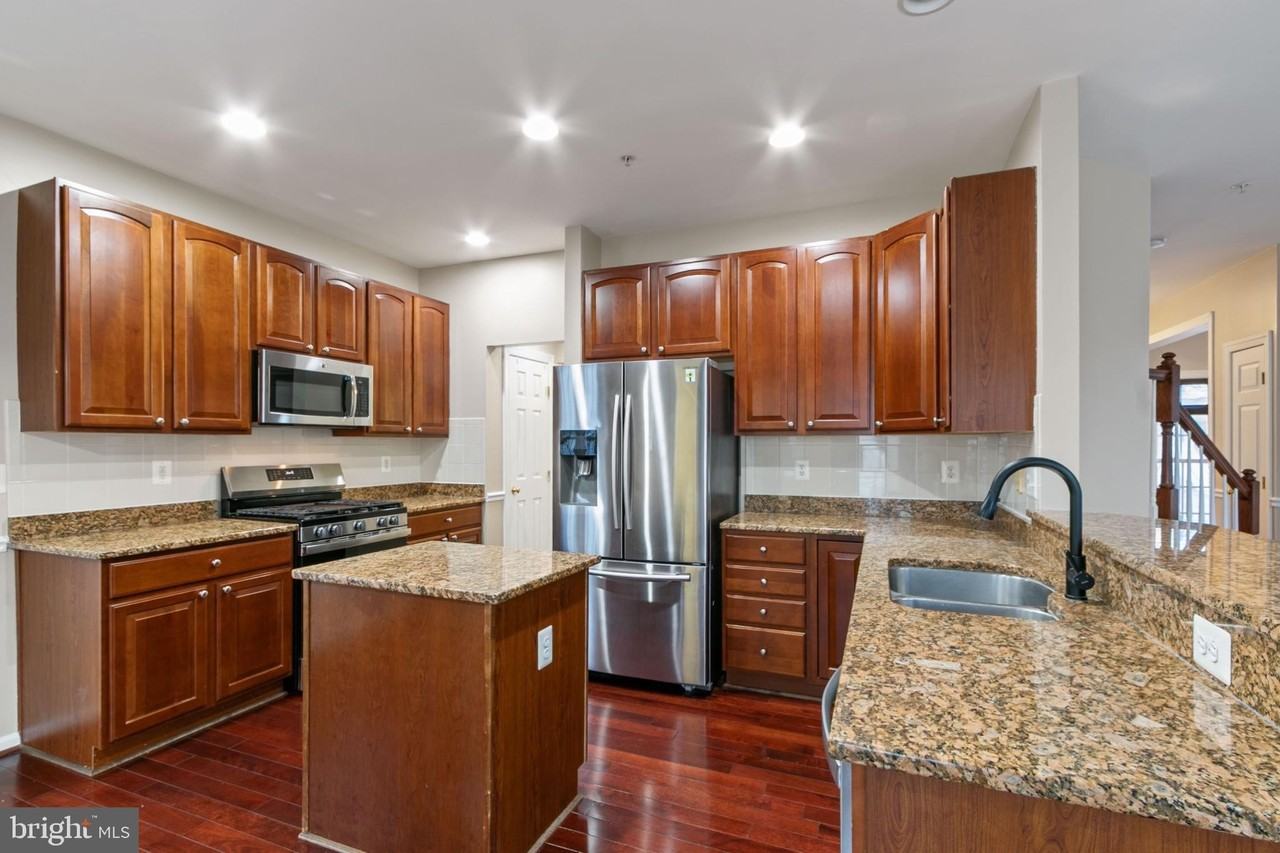 23209 Robin Song Dr - Photo 5 of 24