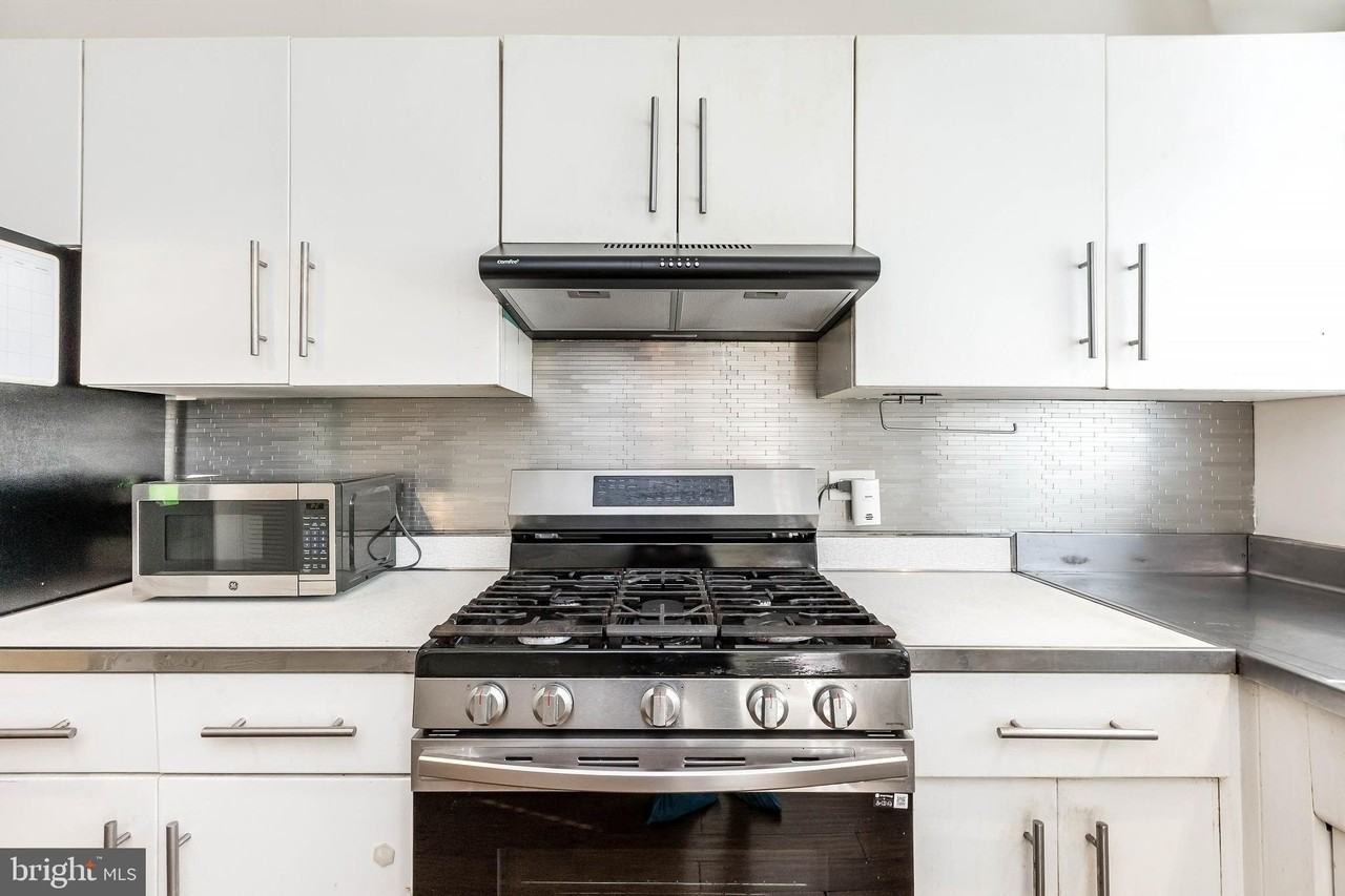 10650 Weymouth St Apt 201 #201 - Photo 7 of 39