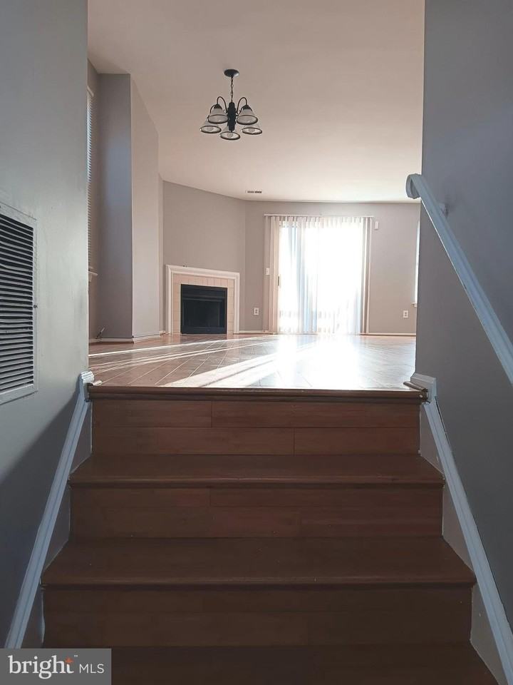 7102 Cipriano Springs Dr - Photo 2 of 25