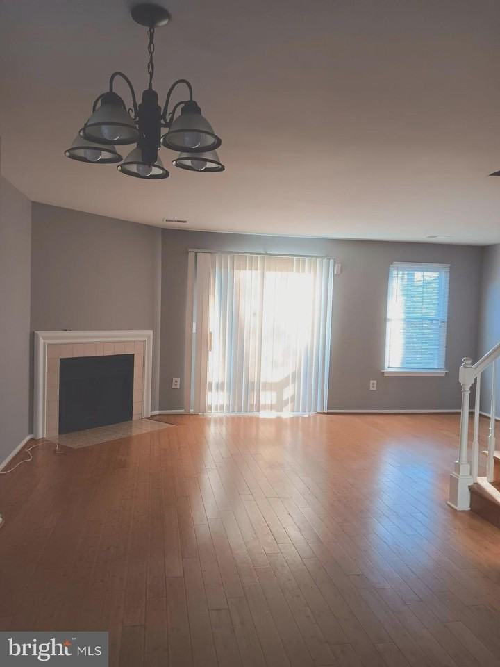 7102 Cipriano Springs Dr - Photo 3 of 25