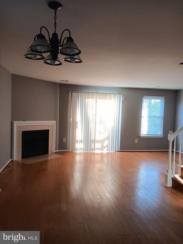 7102 Cipriano Springs Dr - Photo 4 of 25