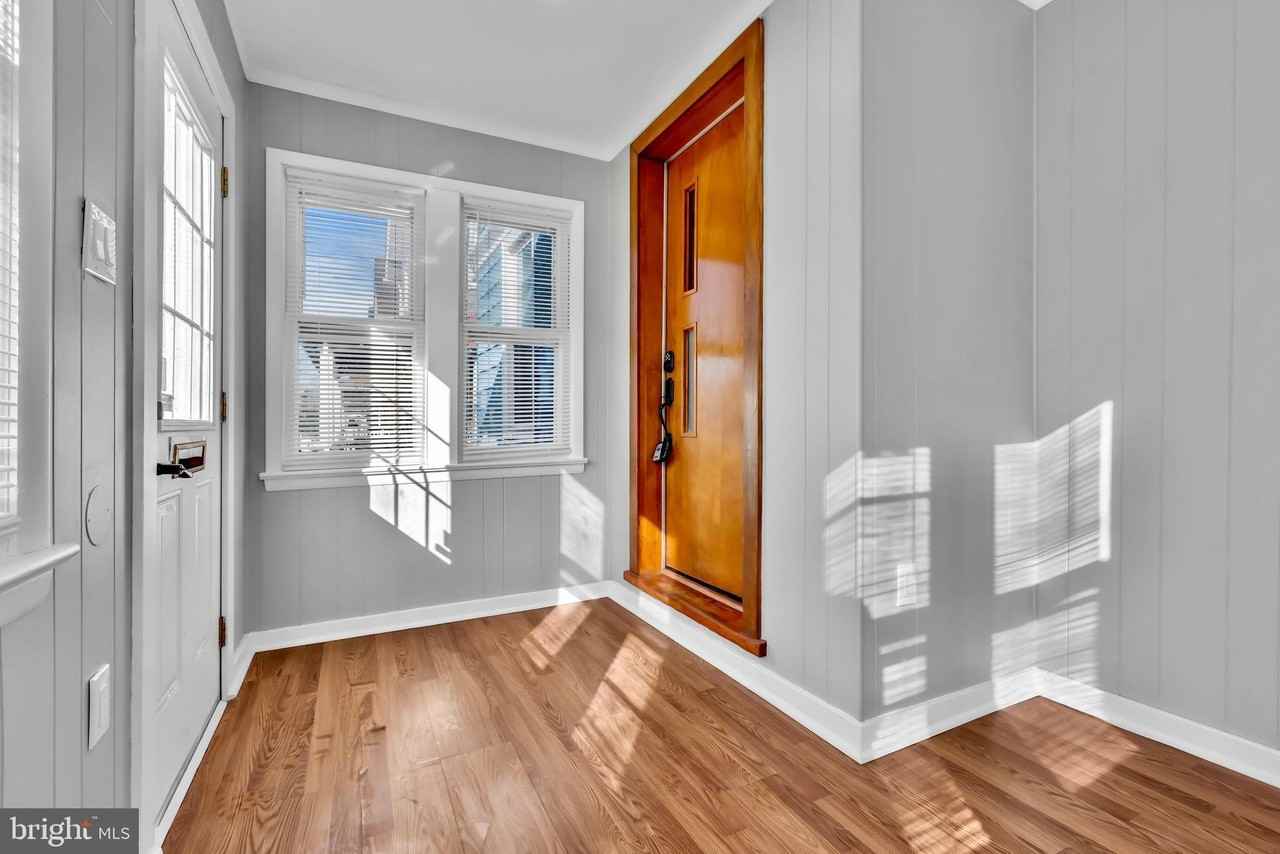 127 Cleveland Ave - Photo 4 of 15