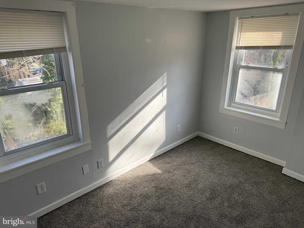 58 E Monroe St - Photo 7 of 10