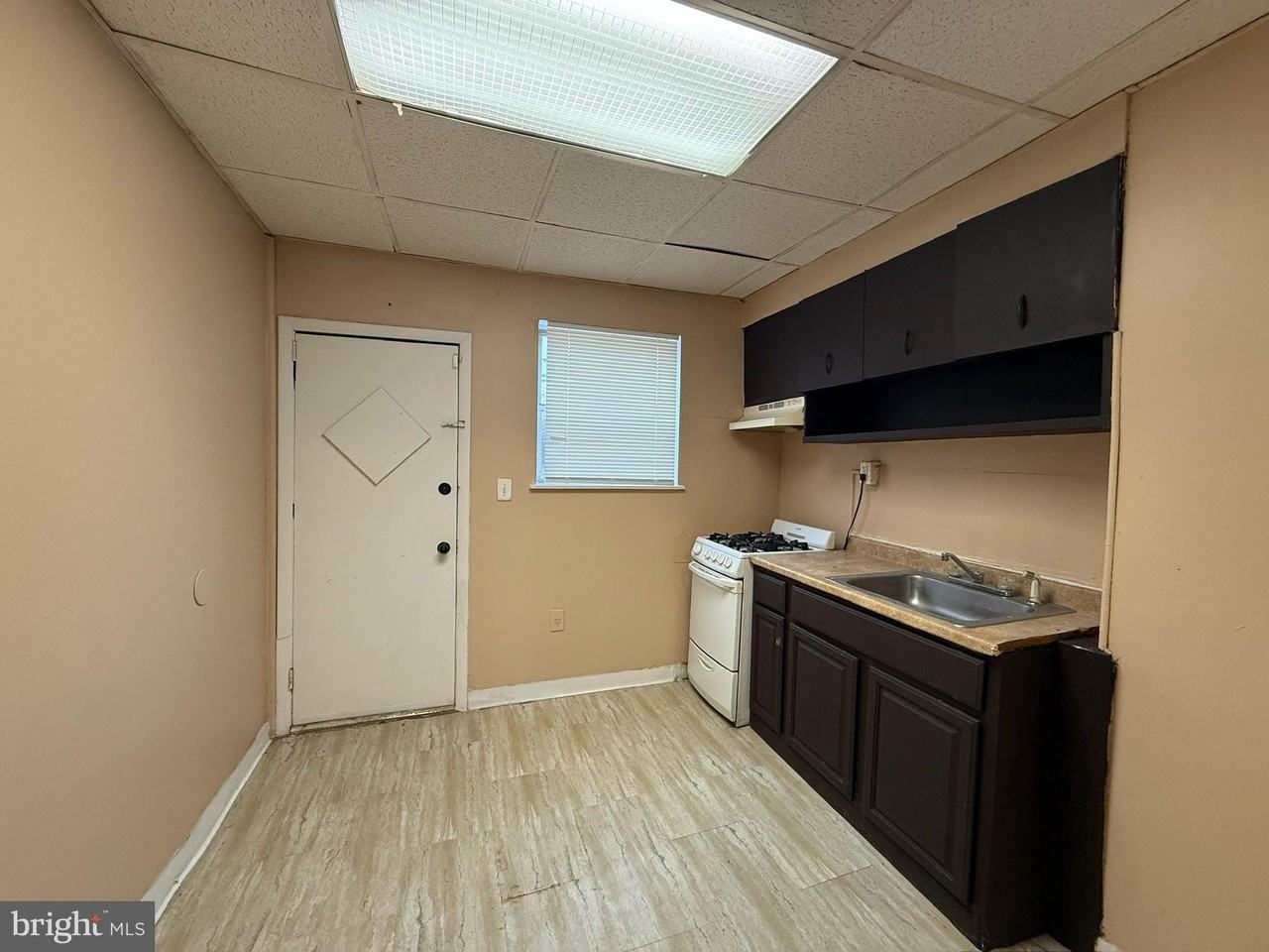 2219 Winton St - Photo 5 of 8