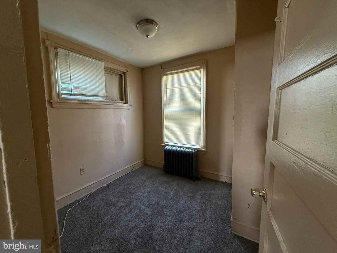 2413 W Indiana Ave - Photo 5 of 9