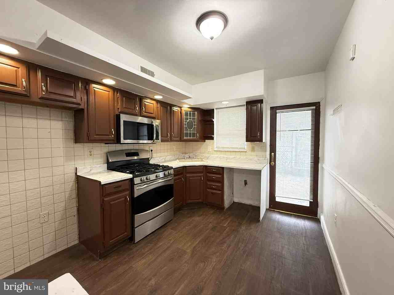 2517 S Camac St - Photo 3 of 9