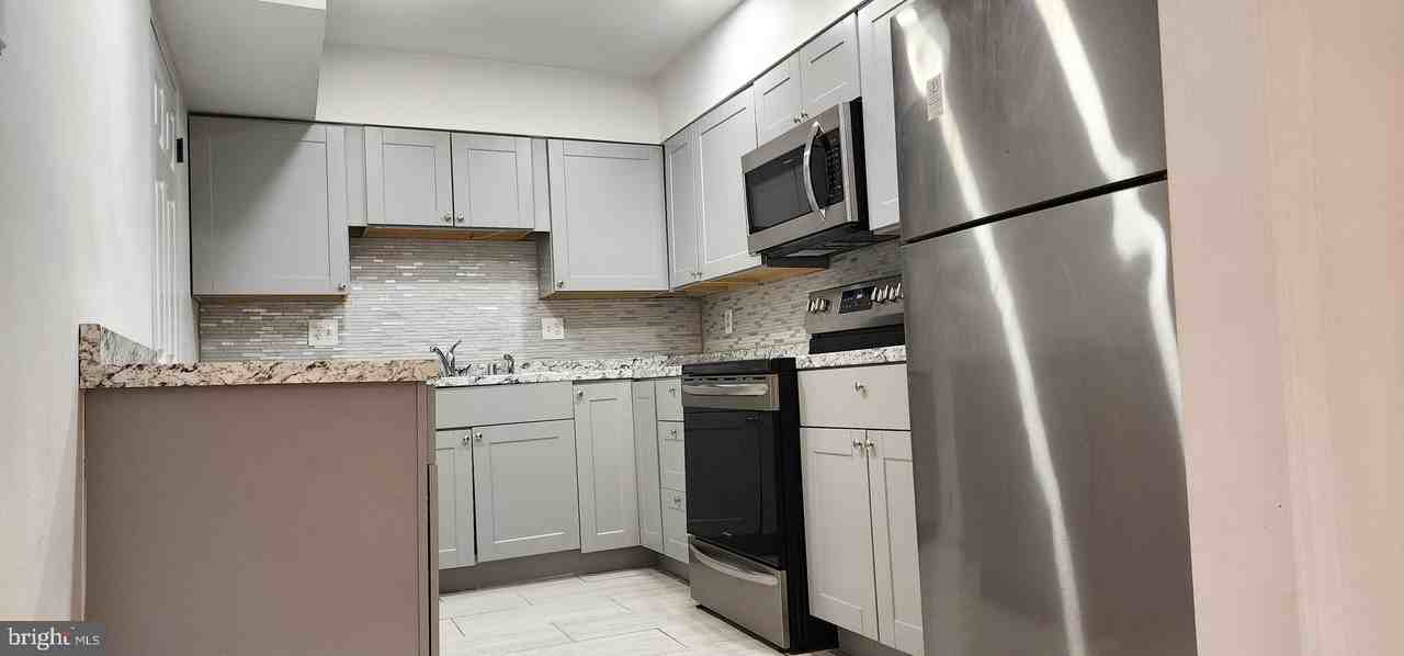 7902 San Leandro Pl Unit B #B - Photo 2 of 16