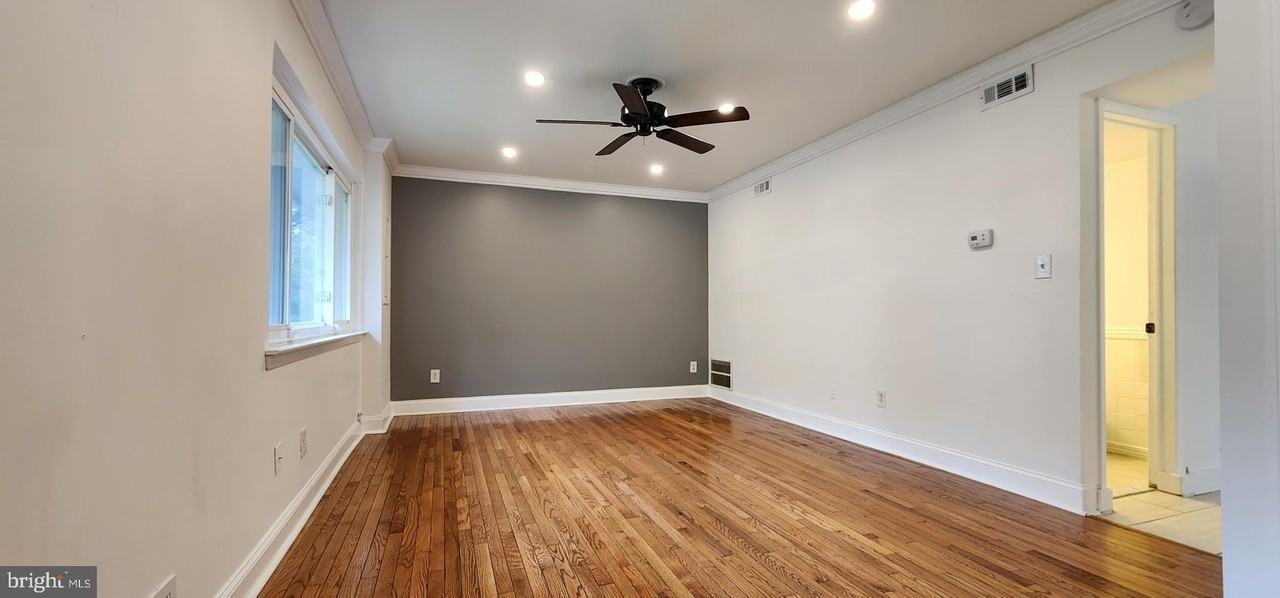 7902 San Leandro Pl Unit B #B - Photo 3 of 16