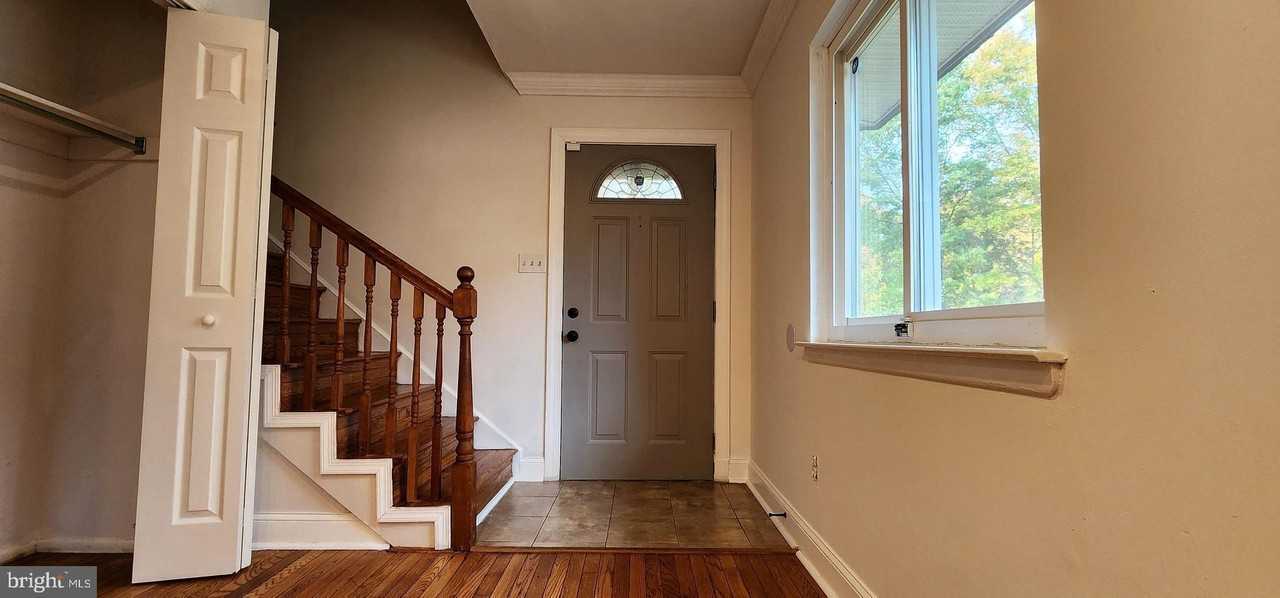 7902 San Leandro Pl Unit B #B - Photo 5 of 16