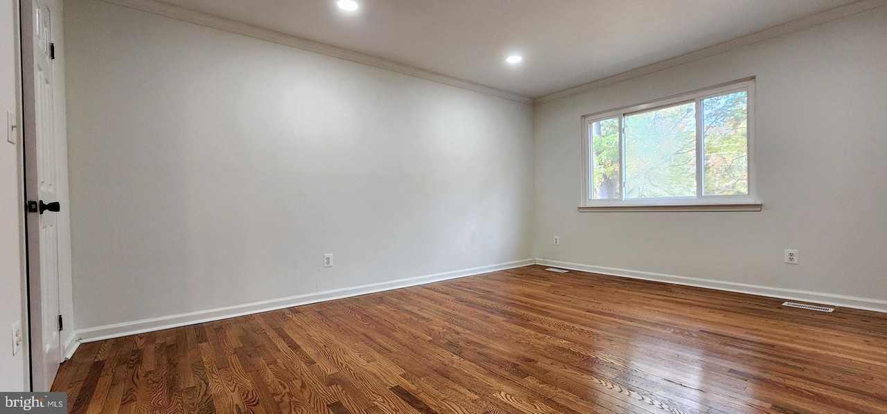 7902 San Leandro Pl Unit B #B - Photo 6 of 16