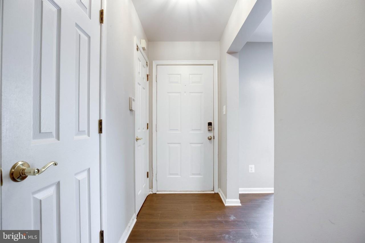 6808 Compton Valley Pl - Photo 2 of 27