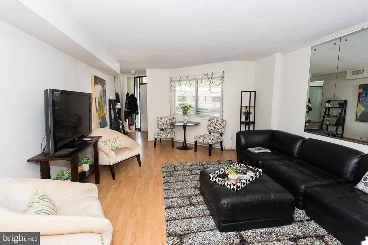 1951 Sagewood Ln Apt 305 #305 - Photo 4 of 21