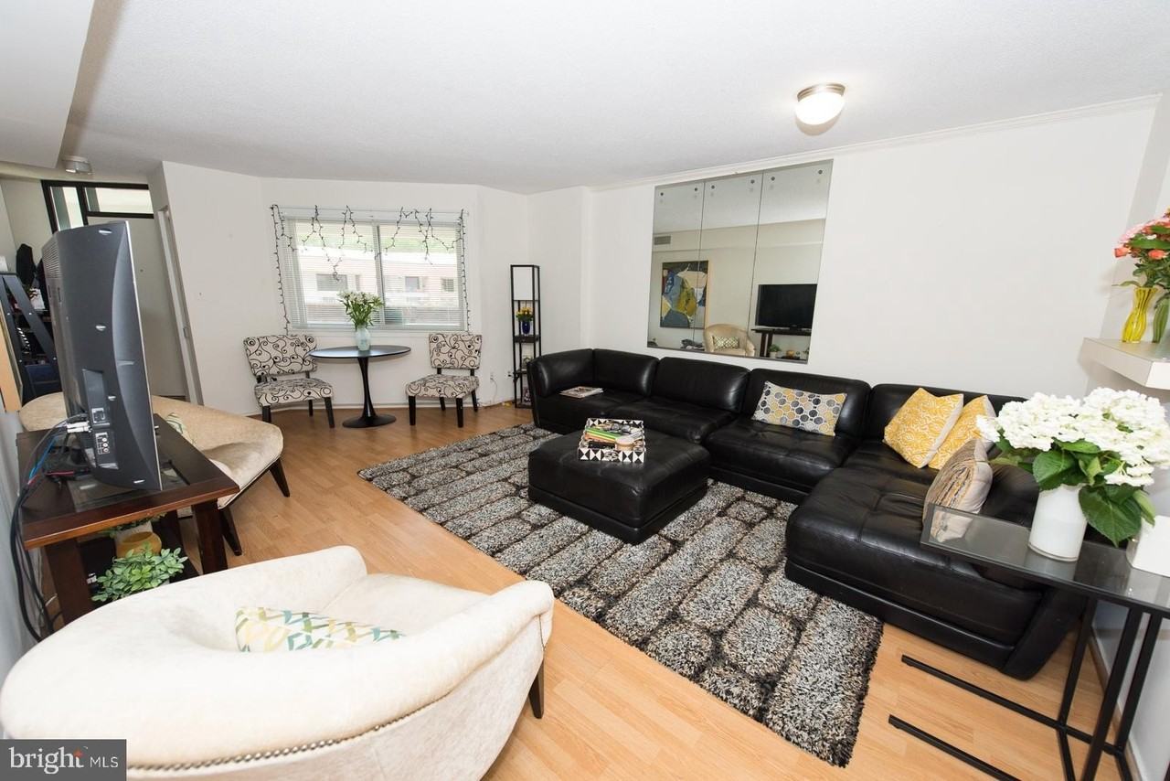 1951 Sagewood Ln Apt 305 #305 - Photo 5 of 21