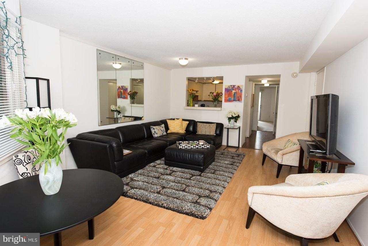 1951 Sagewood Ln Apt 305 #305 - Photo 6 of 21