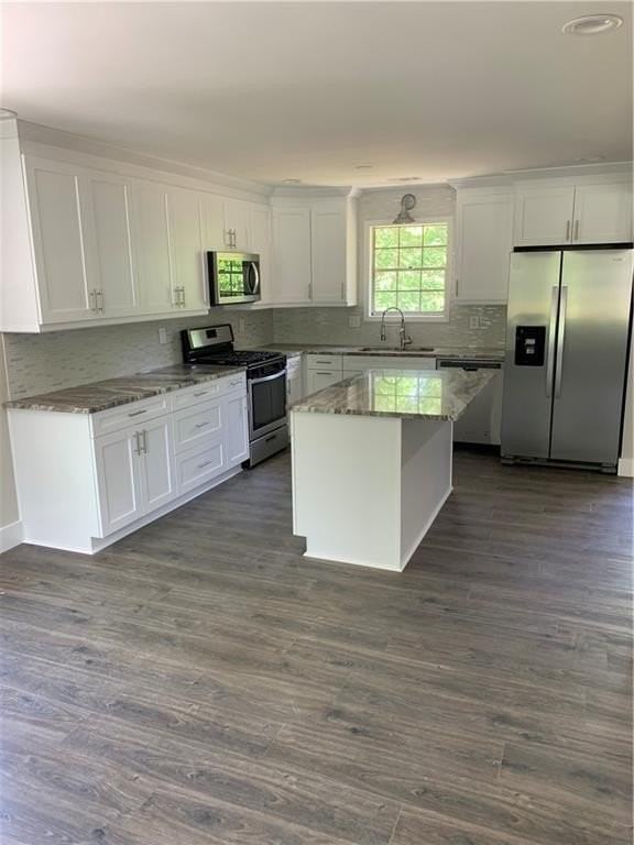 1039 Washington Ave - Photo 3 of 41