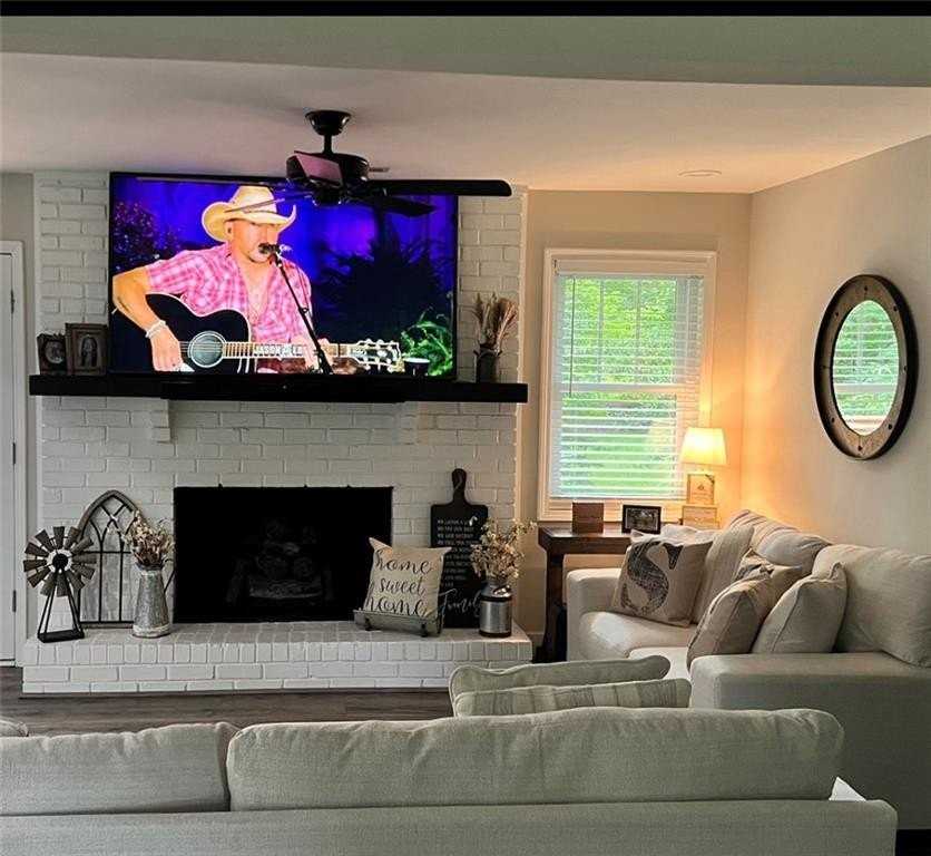 1039 Washington Ave - Photo 4 of 41