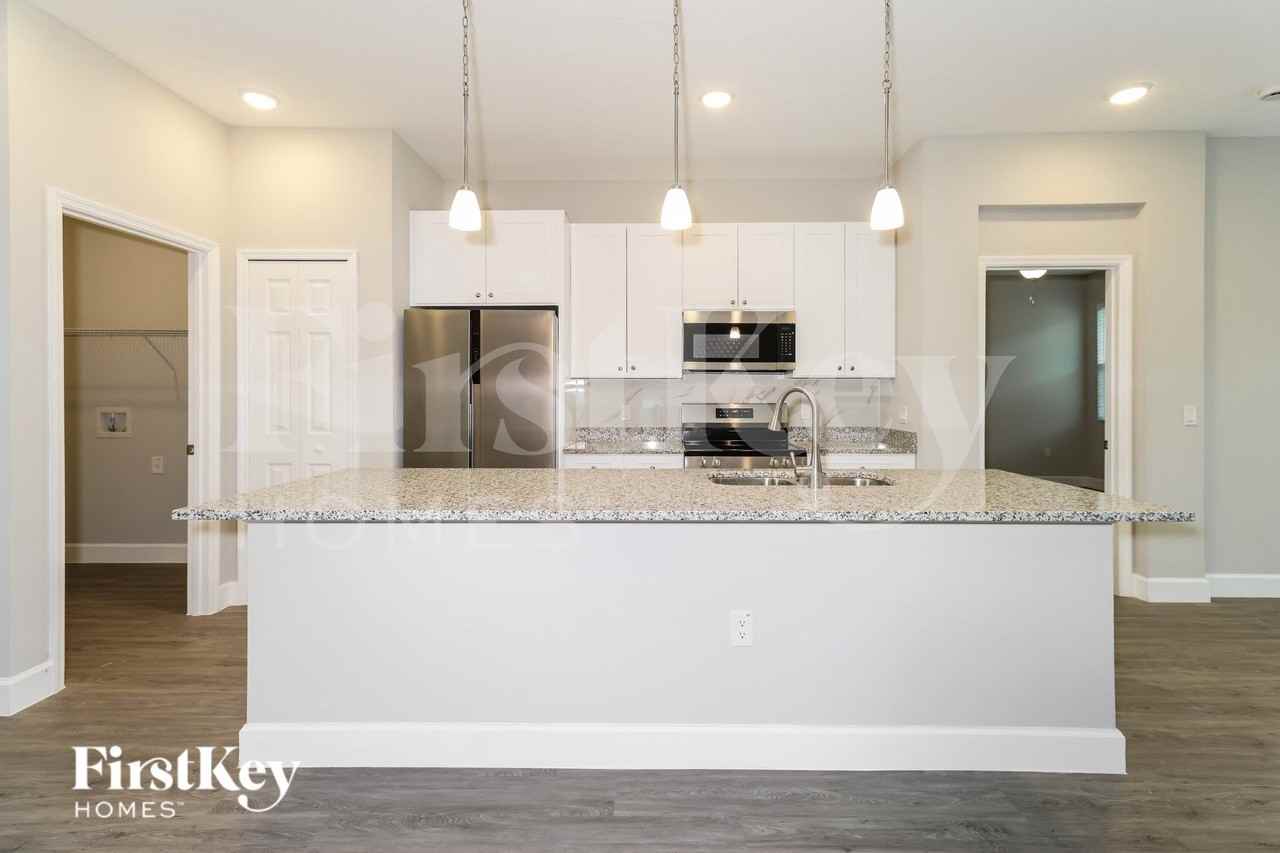 121 Dailey St Se - Photo 5 of 19