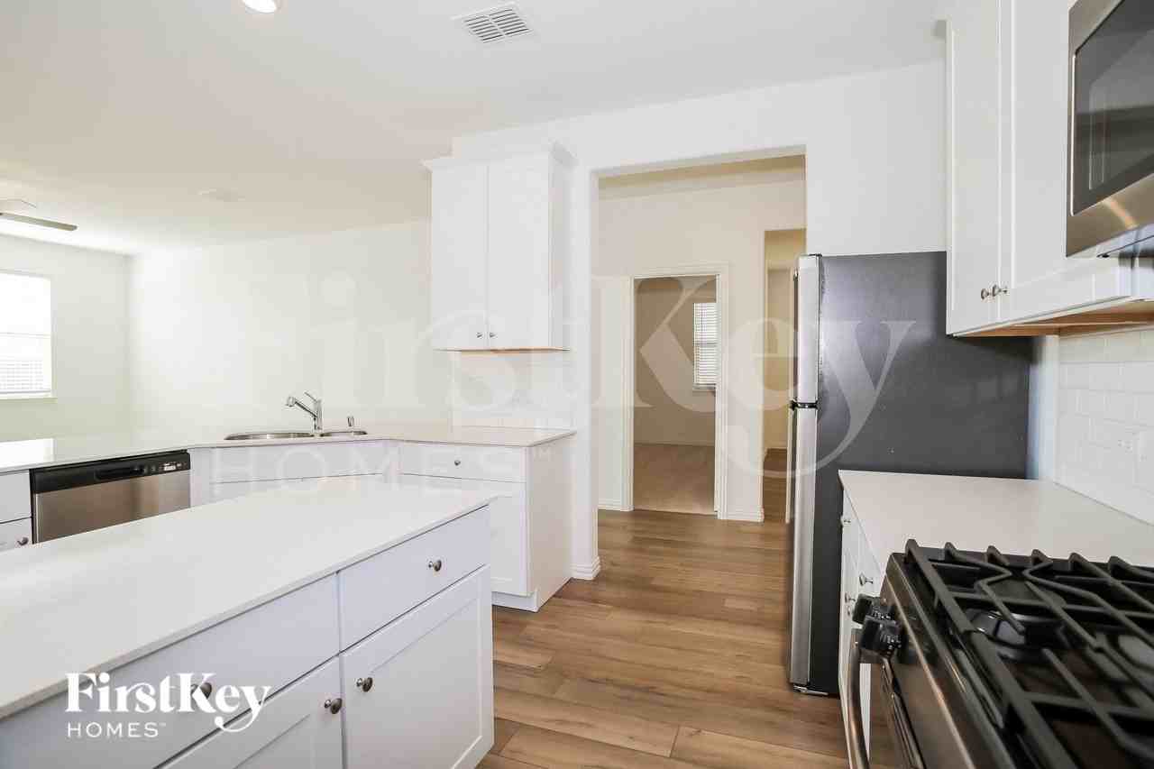 901 High Noon Dr - Photo 6 of 16