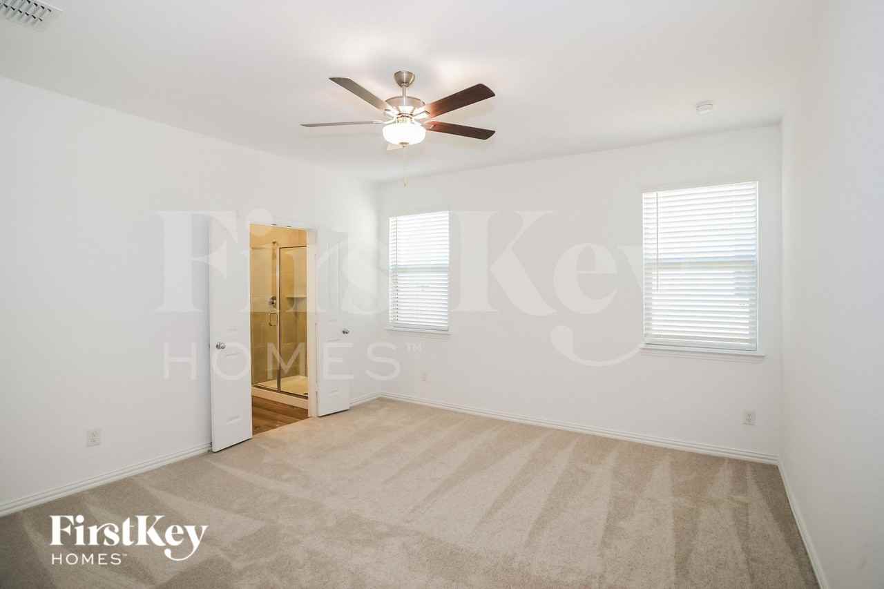 901 High Noon Dr - Photo 7 of 16